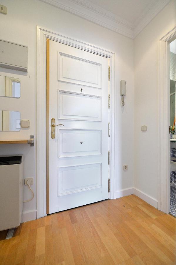 HOMEABOUT PUERTA DEL SOL Premium Madrid Exterior foto
